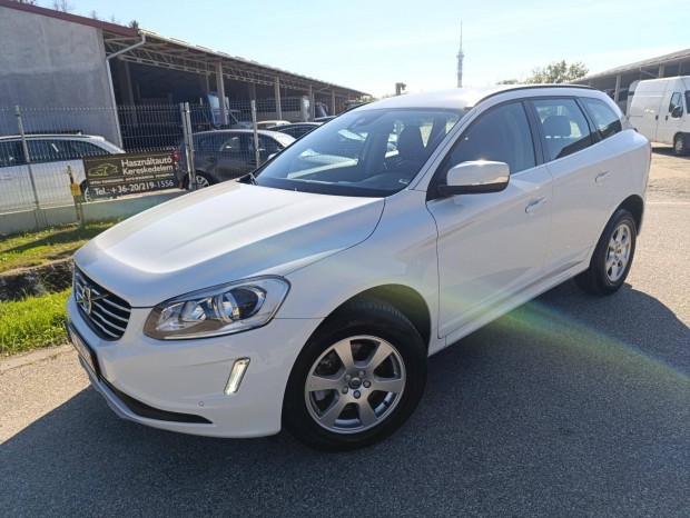 Volvo XC60 2.0 D [D3] Momentum Geartronic FWD 5...